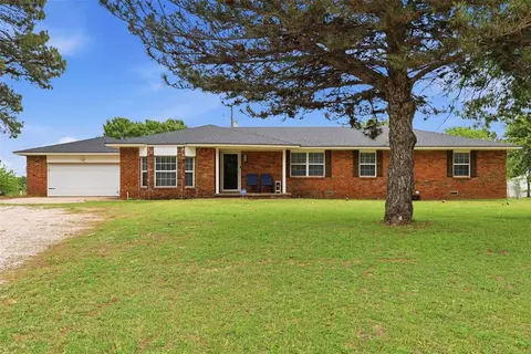 1301 Old Santa Fe Lake Rd, Tecumseh, OK 74873