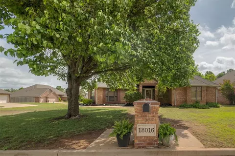 18016 San Mateo Ct, Edmond, OK 73012