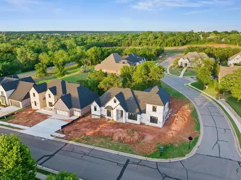 3024 Fountain Creek Dr, Edmond, OK 73034