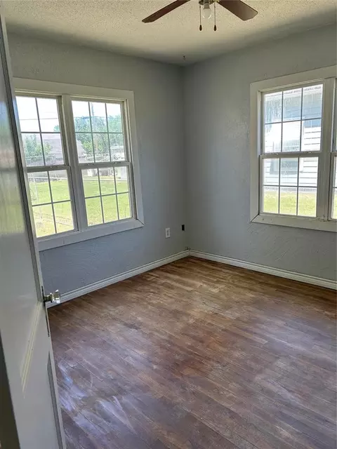Bedroom - 314 N Main St, Thomas, OK 73669 photo 1 of 2