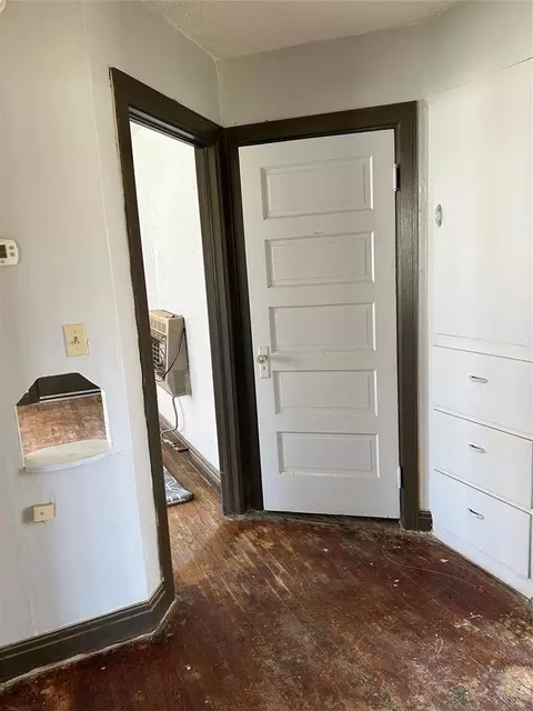Entry Way - 314 N Main St, Thomas, OK 73669 photo 3 of 3
