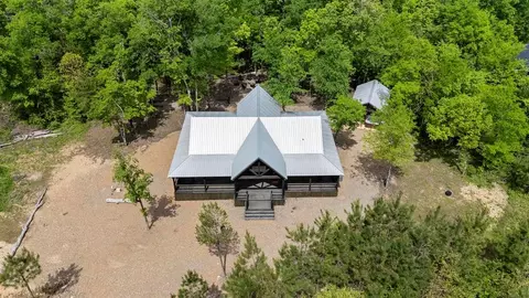 221 Red Holly Trl, Broken Bow, OK 74728