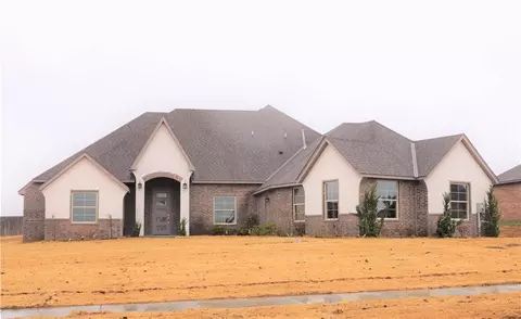 10825 NW 95th St, Yukon, OK 73099