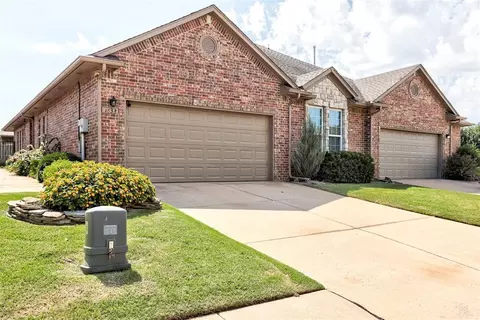 1632 Laurel Pl, Edmond, OK 73003