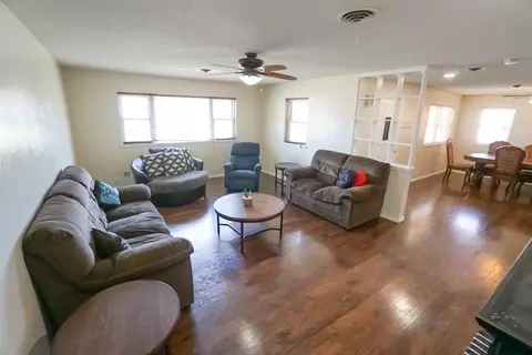 Living - 1909 W Modelle Ave, Clinton, OK 73601 photo 1 of 2