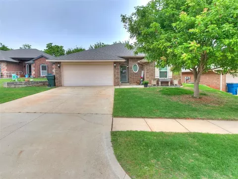 10813 Turtlewood Dr, Midwest City, OK 73130