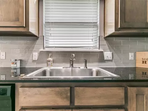 Kitchen - 524 Talon Dr, Norman, OK 73072 photo 3 of 6