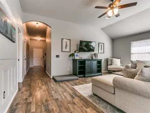 Entry Way - 524 Talon Dr, Norman, OK 73072 photo 4 of 6