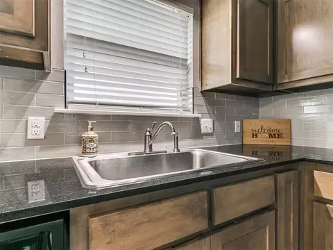 Kitchen - 524 Talon Dr, Norman, OK 73072 photo 4 of 6