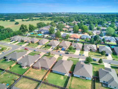 View/Area - 524 Talon Dr, Norman, OK 73072 photo 1 of 2