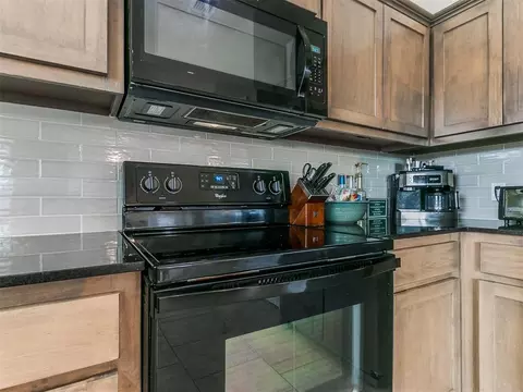 Kitchen - 524 Talon Dr, Norman, OK 73072 photo 5 of 6