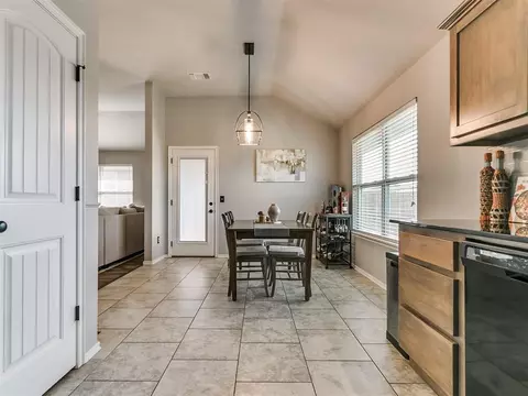 Dining - 524 Talon Dr, Norman, OK 73072 photo 5 of 5