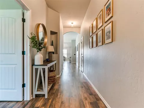 Entry Way - 524 Talon Dr, Norman, OK 73072 photo 3 of 6