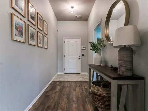 Entry Way - 524 Talon Dr, Norman, OK 73072 photo 2 of 6