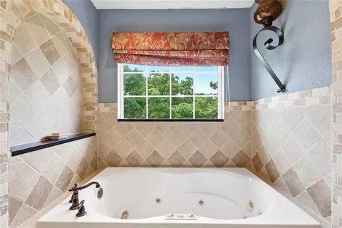 Bath - 110578 S 4183 Rd, Checotah, OK 74426 photo 2 of 4