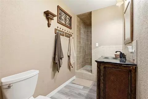Bath - 110578 S 4183 Rd, Checotah, OK 74426 photo 4 of 4