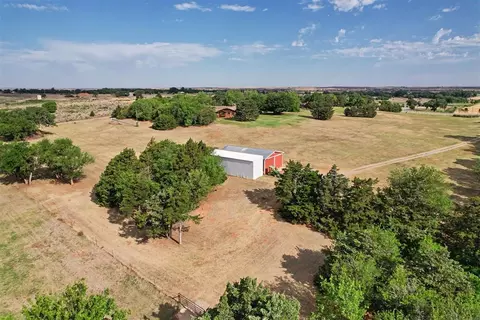 View/Area - 202 Whiteshield St, Hammon, OK 73650 photo 4 of 5