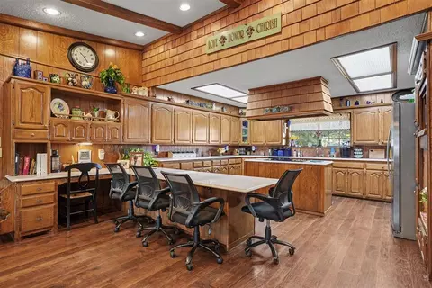 Kitchen - 202 Whiteshield St, Hammon, OK 73650 photo 1 of 4