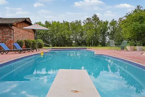 Exterior - 202 Whiteshield St, Hammon, OK 73650 photo 14 of 14