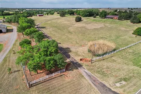 View/Area - 202 Whiteshield St, Hammon, OK 73650 photo 2 of 5