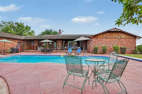 Exterior - 202 Whiteshield St, Hammon, OK 73650 photo 11 of 14