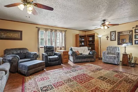 Living - 202 Whiteshield St, Hammon, OK 73650 photo 4 of 4