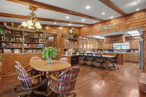Dining - 202 Whiteshield St, Hammon, OK 73650 photo 1 of 3