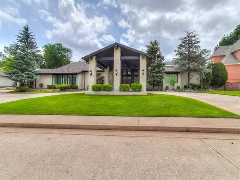 5620 Oak Tree Rd, Edmond, OK 73025