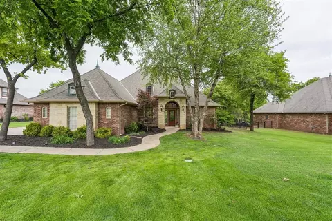 8802 Belcaro Dr, Edmond, OK 73034