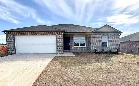 600 Hillsboro Dr, Noble, OK 73068