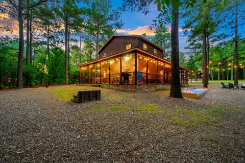 517 Sugar Pine Loop, Broken Bow, OK 74728
