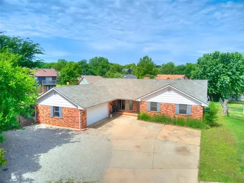 2202 Ashland Ct, Norman, OK 73071