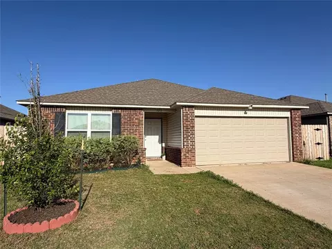 3015 Westbrook St, Chickasha, OK 73018