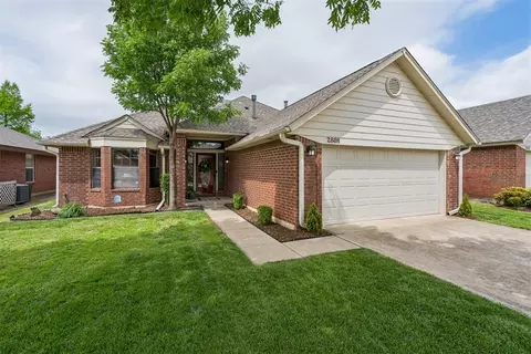 2808 Victoria Dr, Norman, OK 73072