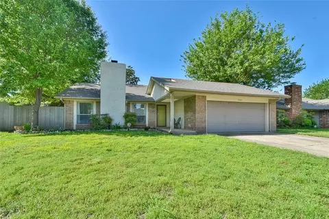 3210 Rambling Oaks Dr, Norman, OK 73072