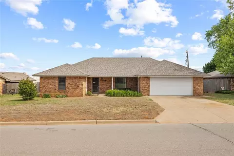 1716 E Ridgeway St, Weatherford, OK 73096
