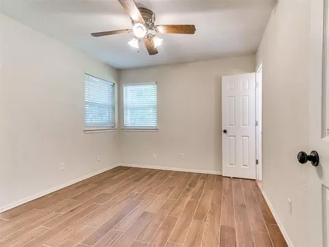 Bedroom - 2017 Elmhurst Dr, Norman, OK 73071 photo 4 of 4