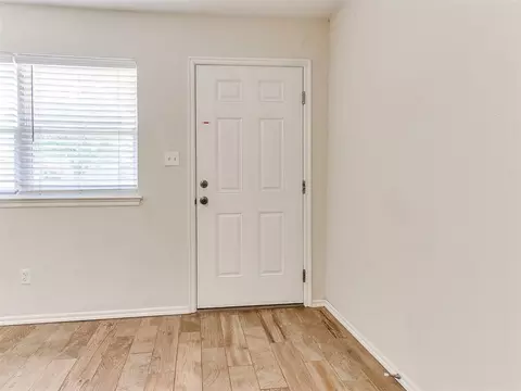 Entry Way - 2017 Elmhurst Dr, Norman, OK 73071 photo 1 of 2