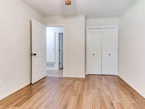 Bedroom - 2017 Elmhurst Dr, Norman, OK 73071 photo 3 of 4