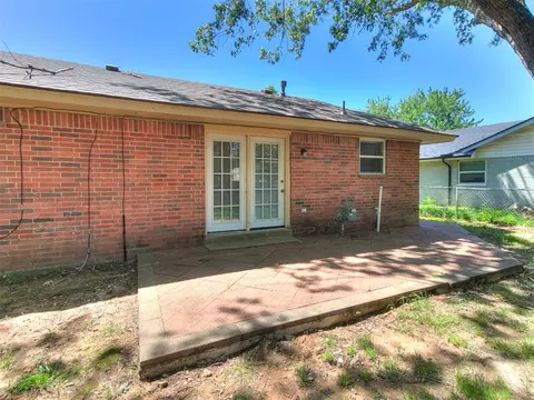 Exterior - 2017 Elmhurst Dr, Norman, OK 73071 photo 4 of 4