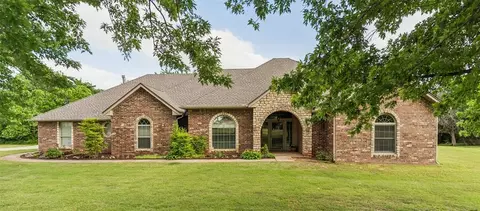 2404 Mission Ridge Dr, Edmond, OK 73025