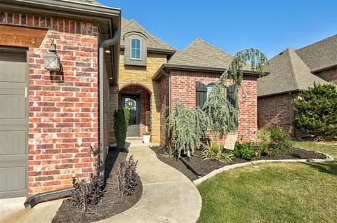 2209 Bretton Ln, Edmond, OK 73012