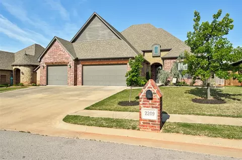 2209 Bretton Ln, Edmond, OK 73012
