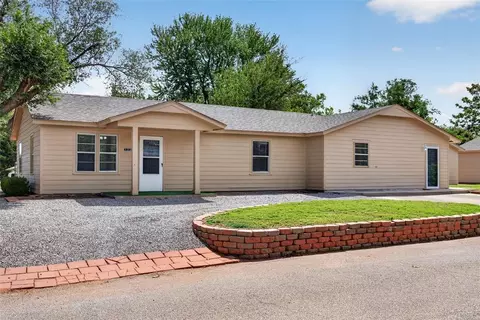 1222 W Broadway Ave, Elk City, OK 73644