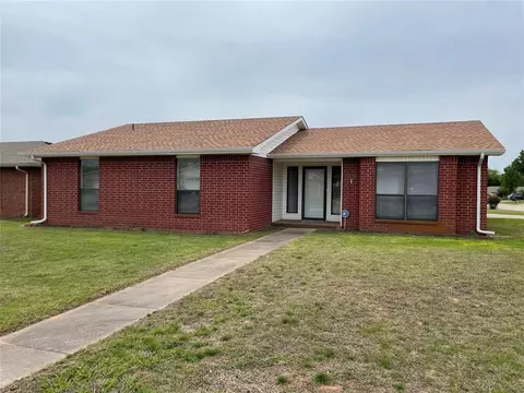 1019 Burning Wood Dr, Shawnee, OK 74804
