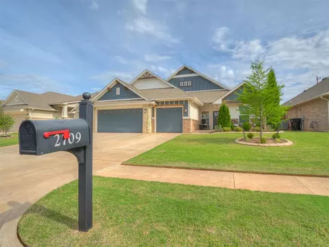 2709 SE 20th Cir, Moore, OK 73160
