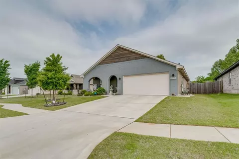 20051 Park Ln, Harrah, OK 73045