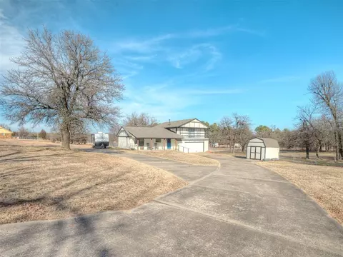 6100 Lillian Ln, Newalla, OK 74857