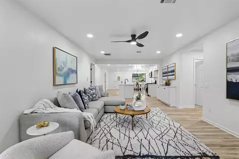 Living - 210 E Vida Way, Norman, OK 73069 photo 1 of 3