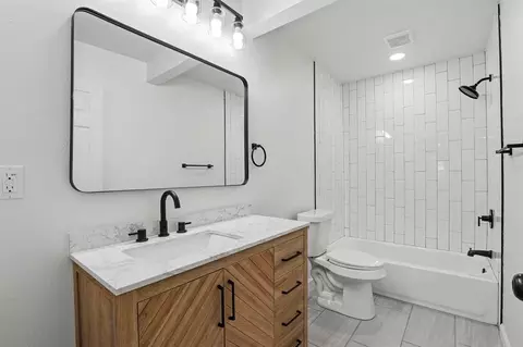 Bath - 210 E Vida Way, Norman, OK 73069 photo 1 of 3